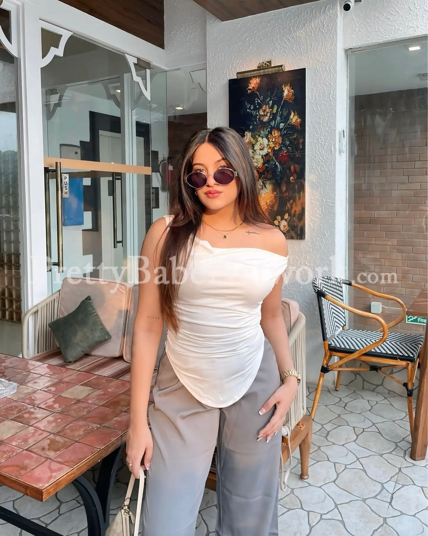 Social Influencer Nikita —Get Premium Experience From Celebrity Escorts in Noida